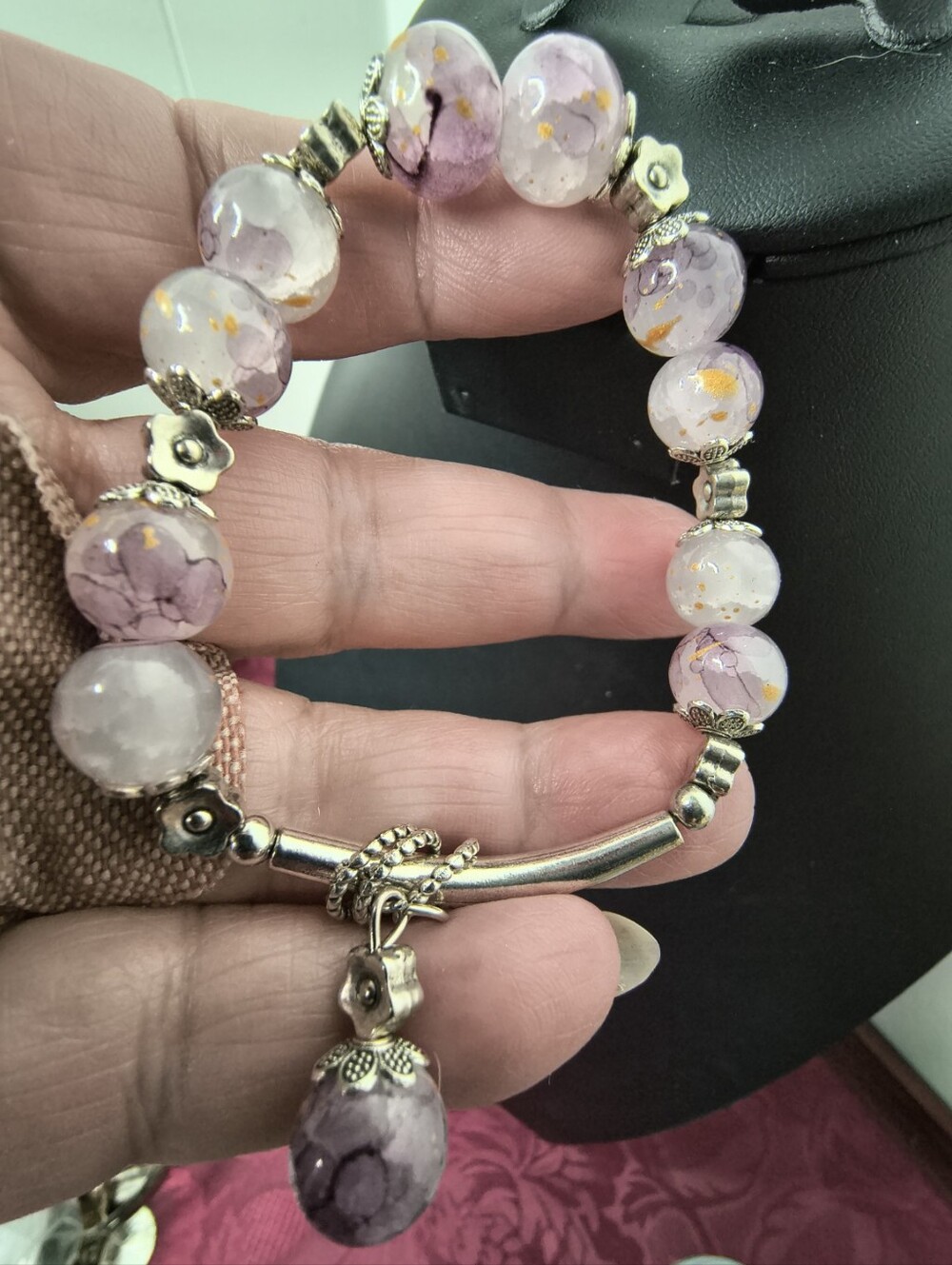 Vintage Purple Art Glass Beaded Stretch Bracelet Gold Flecks Dangle Charm - Picture 8 of 11